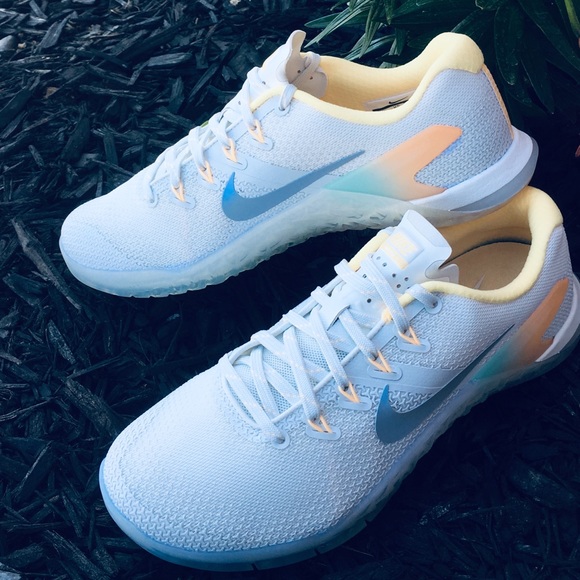 NIKE METCON 4 “RISE” Beautiful 🌸 - Picture 7 of 7